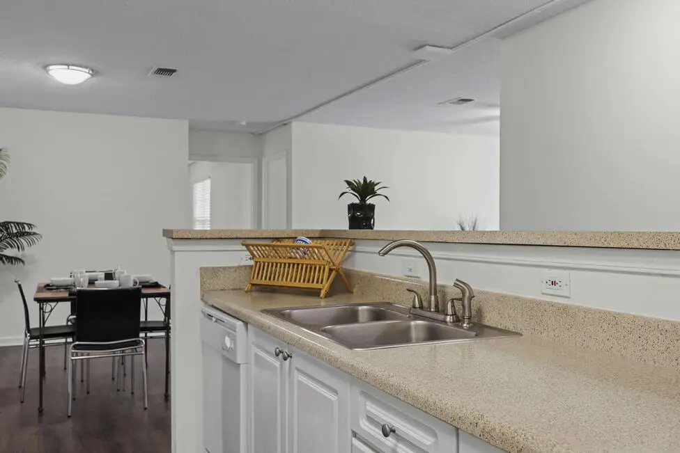 1540 Place kitchen interior - college apartments Murfreesboro, TN